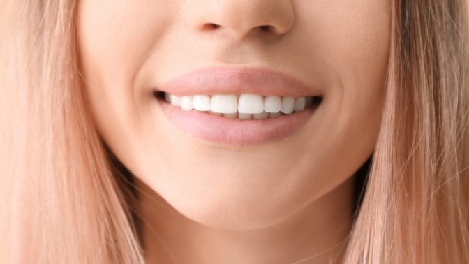 Ультразвуковая чистка зубов, лечение кариеса в клинике «3-А Дент»